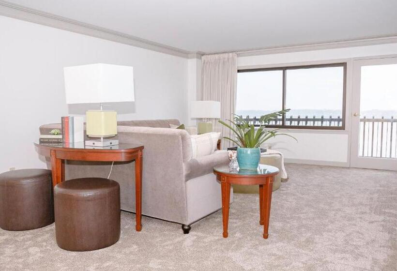 2 Bedroom Apartment with Views, Galt House , A Trademark Collection