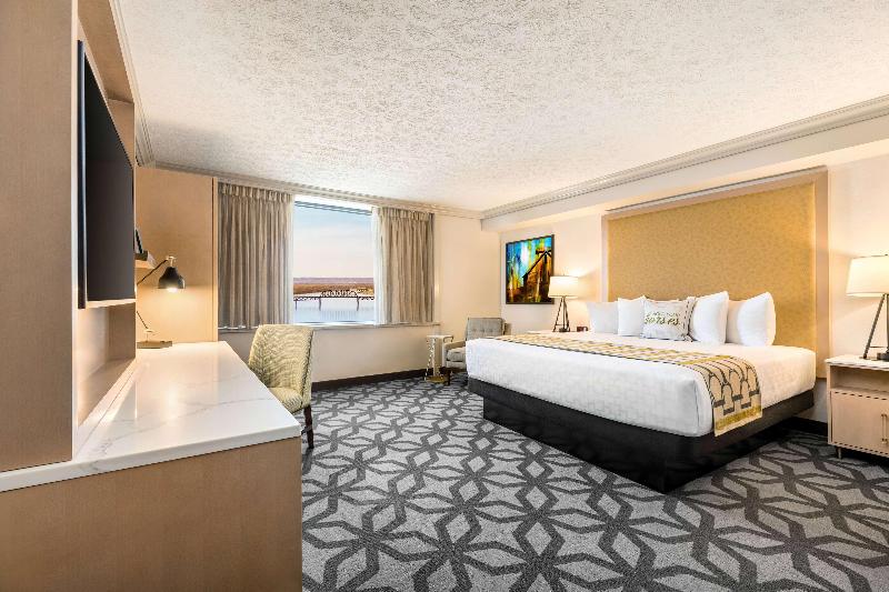 اتاق لوکس با تخت بزرگ, Galt House Hotel, A Trademark Collection