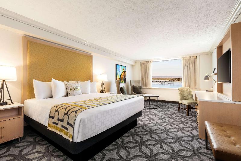 سوئیت دولوکس با چشم‌انداز, Galt House Hotel, A Trademark Collection