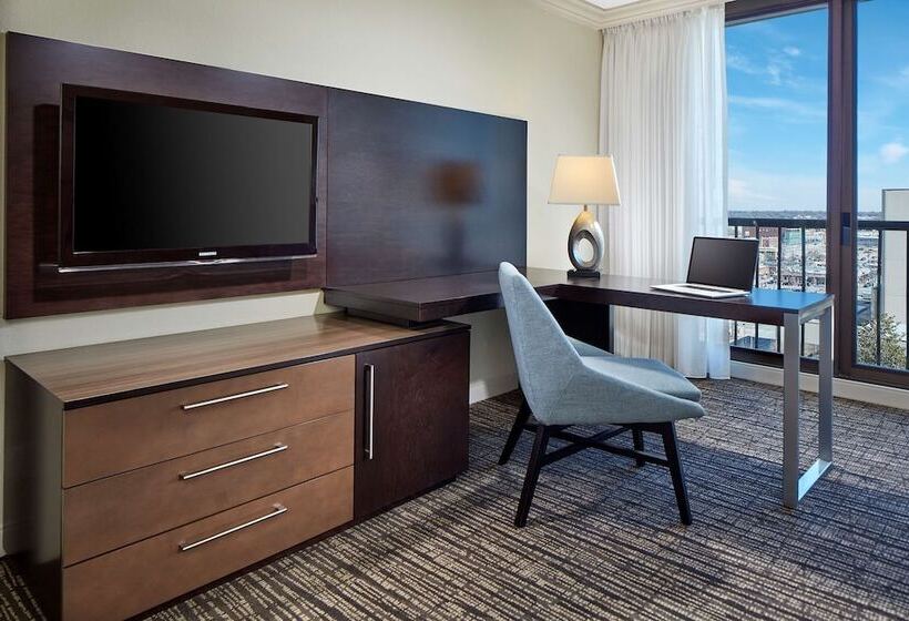 سوییت اجرایی, Hyatt Regency Tulsa Downtown