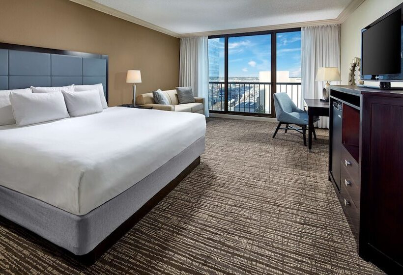 سوییت اجرایی, Hyatt Regency Tulsa Downtown
