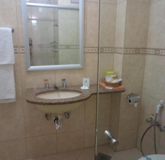 اتاق استاندارد سه نفره, Jaragua