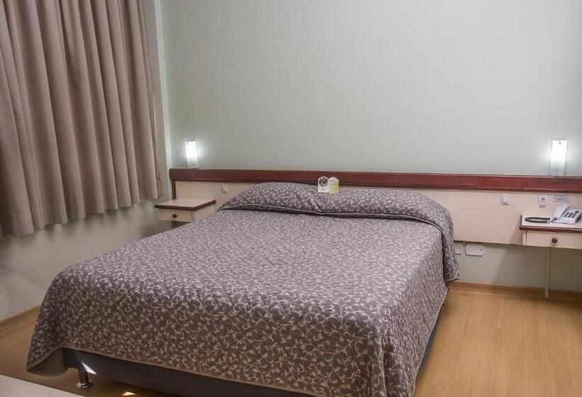 اتاق استاندارد سه نفره, Jaragua
