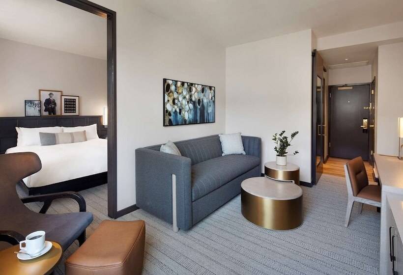 جناح جونيور, The Clift Royal Sonesta San Francisco