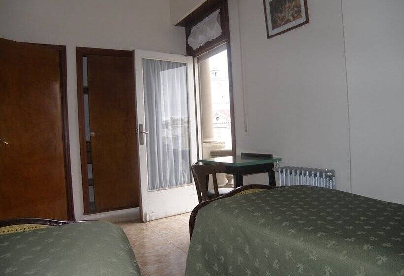 اتاق استاندارد یک نفره, Touring Club