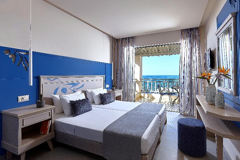 اتاق لوکس با چشم‌انداز دریا, Castello Village Resort