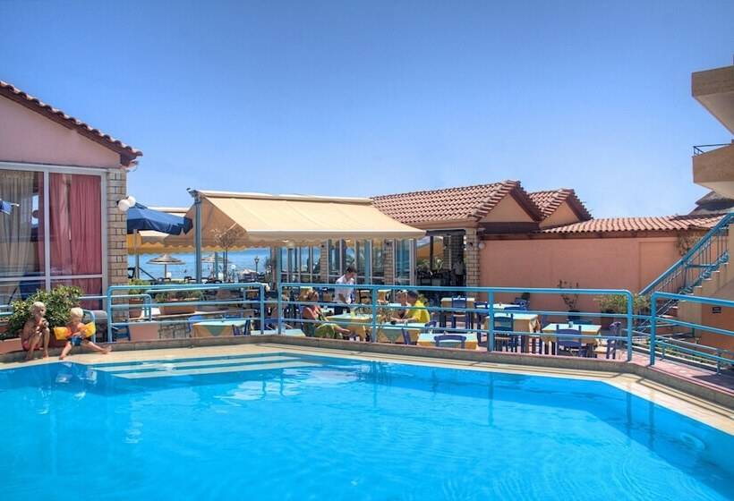 Cameră Standard cu Vedere la Piscină, Fereniki Resort & Spa