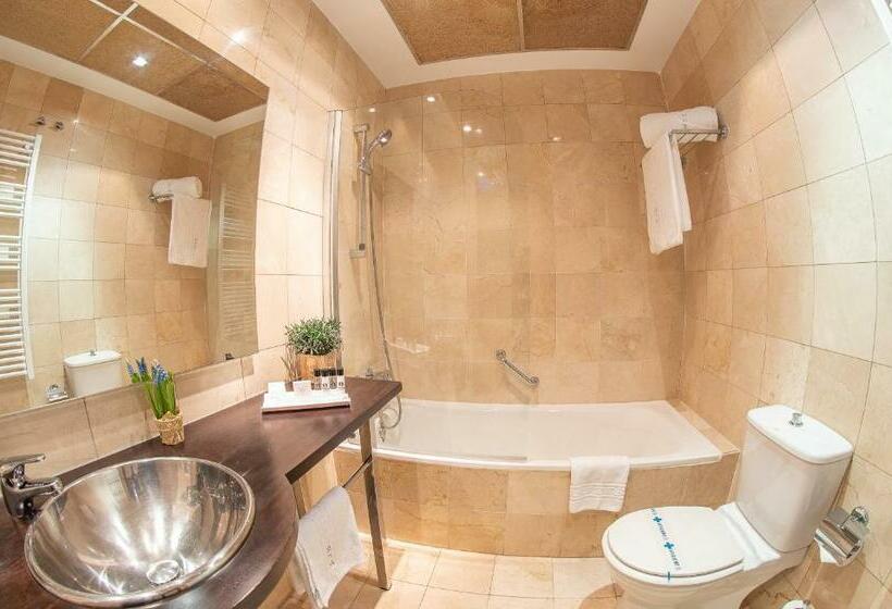 اتاق استاندارد سه نفره, Hospedium Hotel Casino Del Tormes