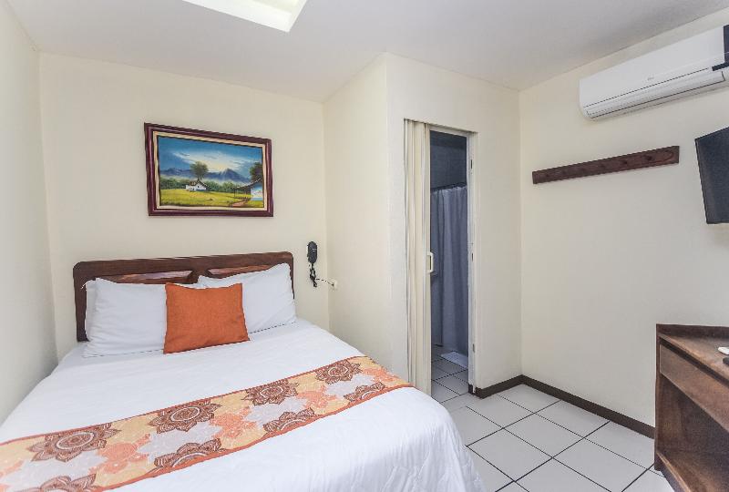 اتاق استاندارد, Berlor Airport Inn