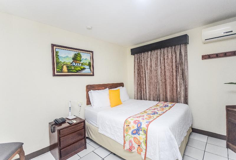 اتاق استاندارد, Berlor Airport Inn