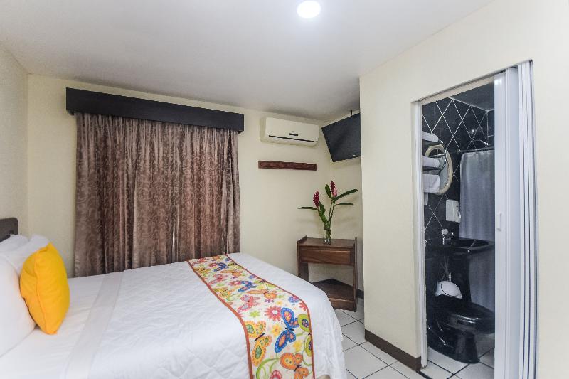 اتاق استاندارد یک نفره, Berlor Airport Inn