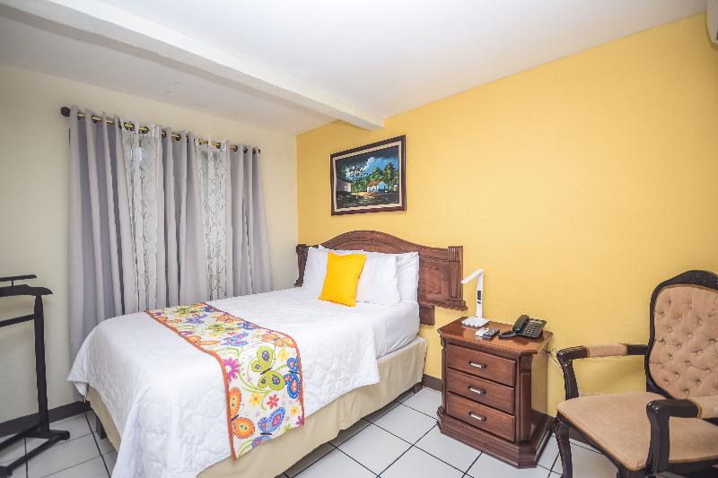 اتاق استاندارد یک نفره, Berlor Airport Inn