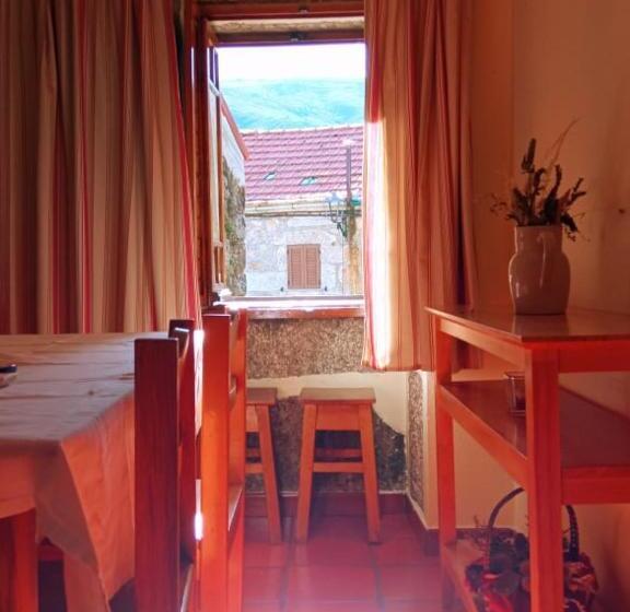 خانه 2 خوابه, Casas Do Cruzeiro