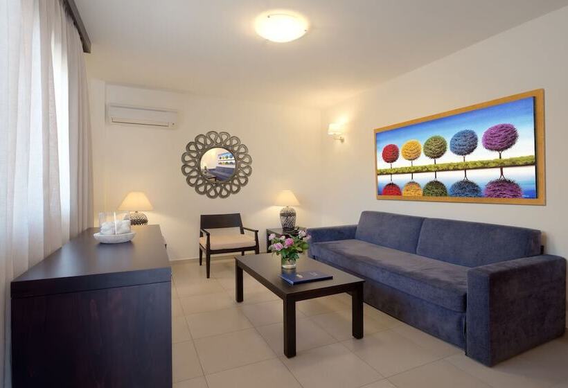 سوییت با چشم‌انداز دریا, Miramare Resort & Spa