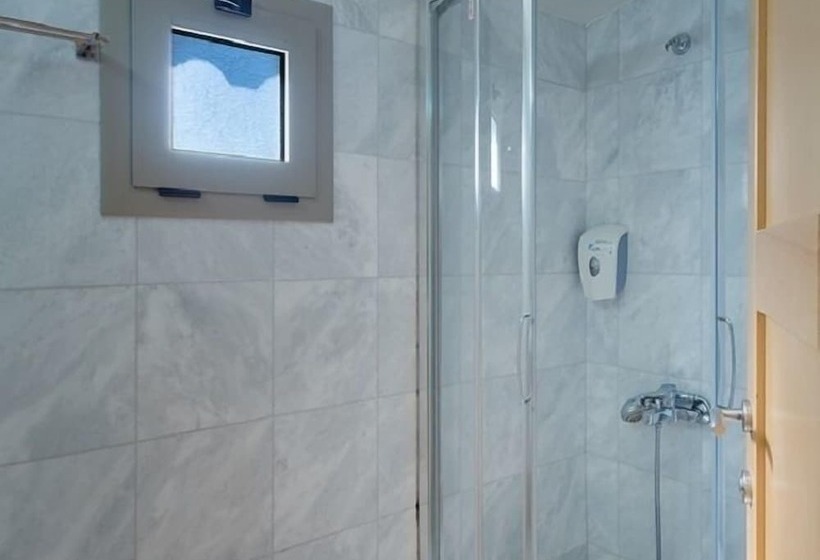 اتاق اساندارد با چشم‌انداز جانبی به دریا, Miramare Resort & Spa