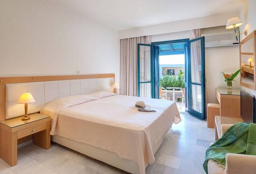 اتاق اساندارد با چشم‌انداز جانبی به دریا, Miramare Resort & Spa