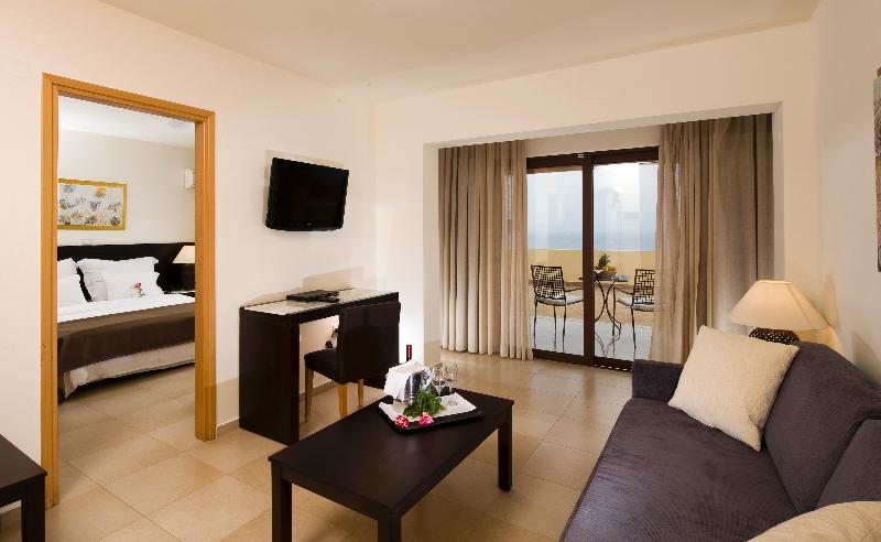 سوییت با چشم‌انداز دریا, Miramare Resort & Spa