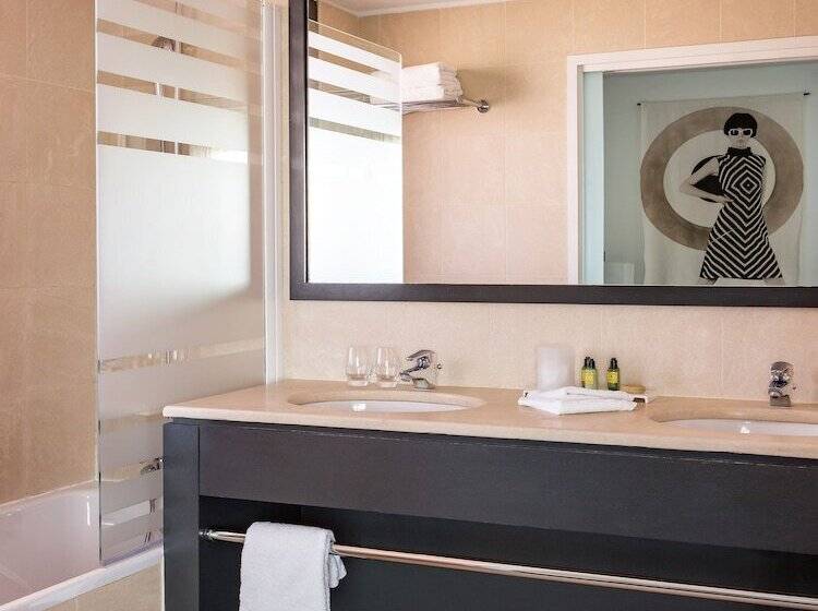 Superior Room with Terrace, New Hotel Of Marseille   Vieux Port