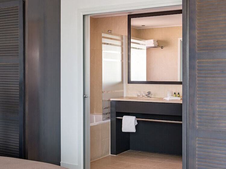 Superior Room with Terrace, New Hotel Of Marseille   Vieux Port