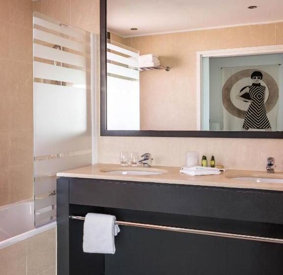 Superior Room with Terrace, New Hotel Of Marseille   Vieux Port