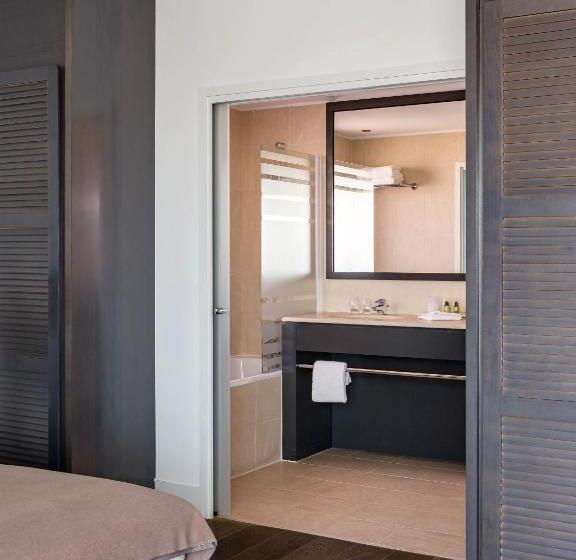 Superior Room with Terrace, New Hotel Of Marseille   Vieux Port