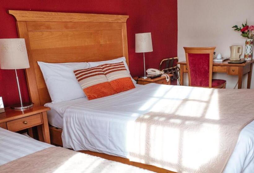 اتاق خانوادگی, Pymgate Lodge Hotel Manchester Airport