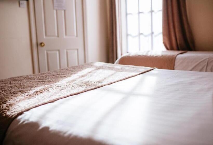 اتاق خانوادگی, Pymgate Lodge Hotel Manchester Airport