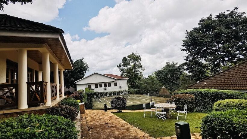 سوییت جونیور, Jinja Nile Resort