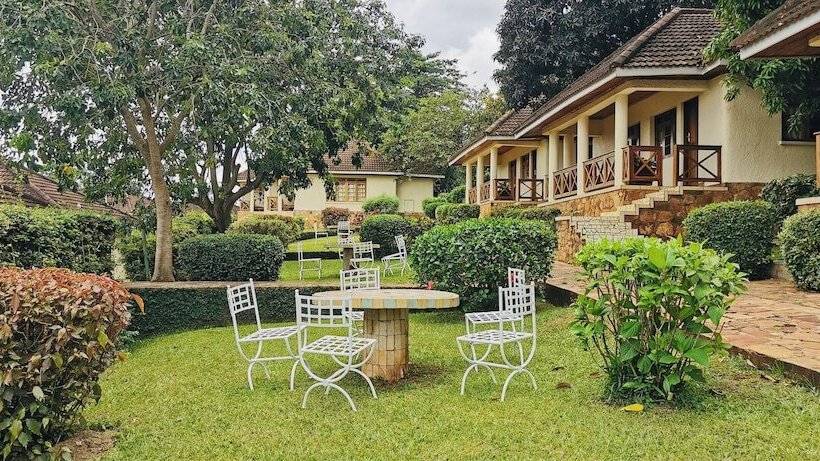 سوییت جونیور, Jinja Nile Resort