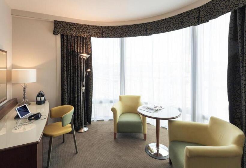 Junior Suite, Mercure Sheffield St Pauls