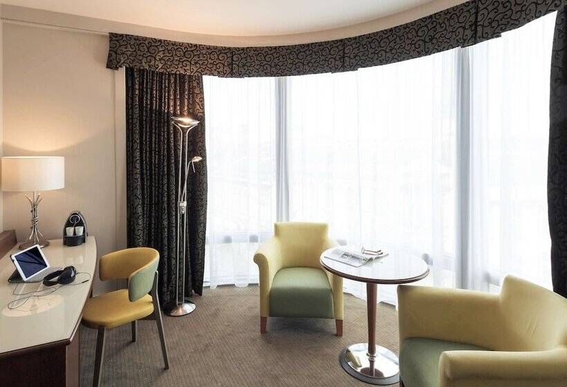 Junior Suite, Mercure Sheffield St Pauls