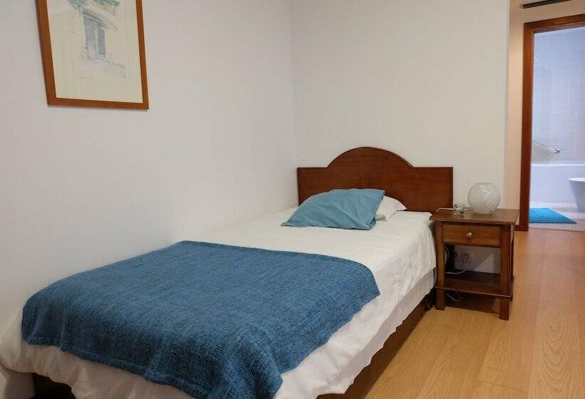 Chambre Standard Individuelle, Alcides