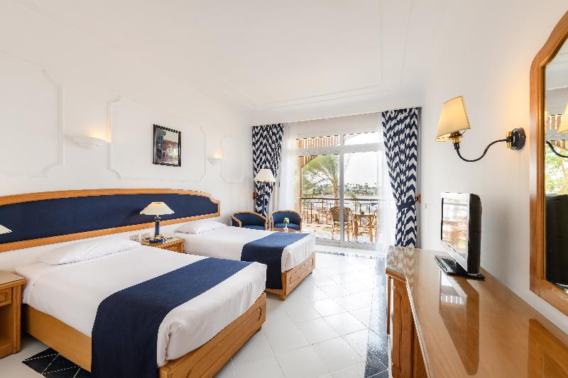 اتاق استاندارد با چشم‌انداز استخر, Desert Rose Resort