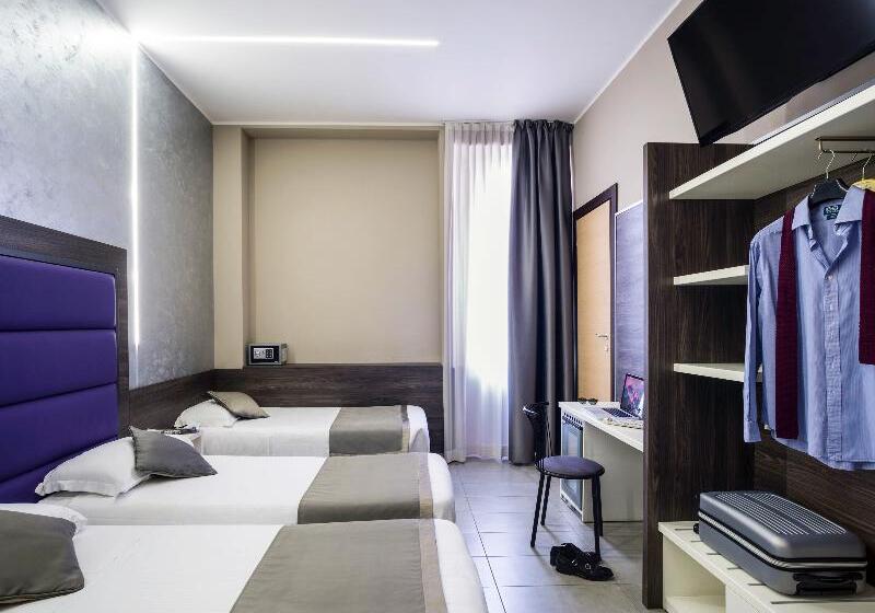 اتاق استاندارد سه تخته با چشم‌انداز استخر, Desert Rose Resort