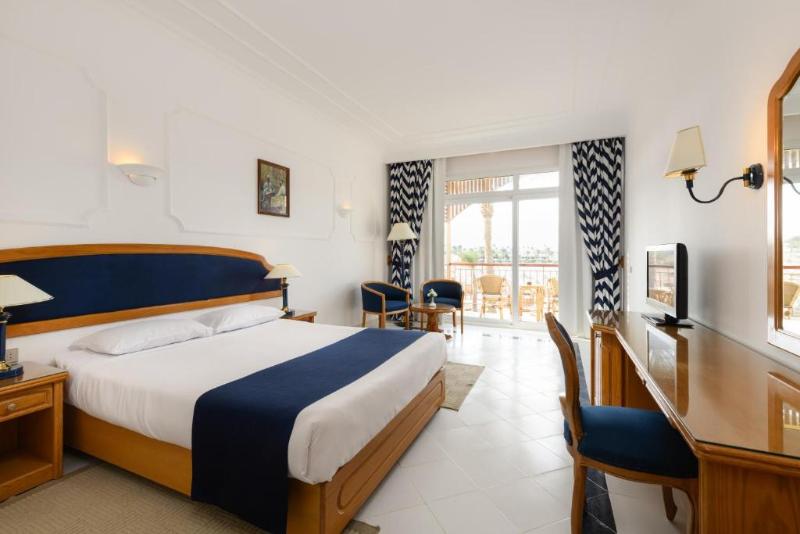 اتاق سوپریور سه تخته, Desert Rose Resort