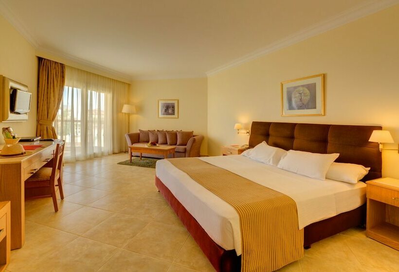 اتاق اساندارد با چشم‌انداز جانبی به دریا, Aurora Oriental Resort Sharm El Sheikh
