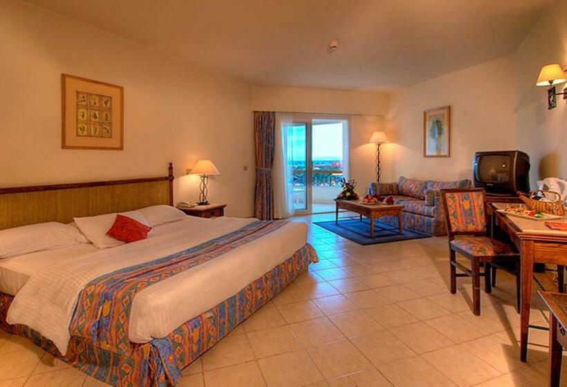 اتاق لوکس با چشم‌انداز استخر, Aurora Oriental Resort Sharm El Sheikh