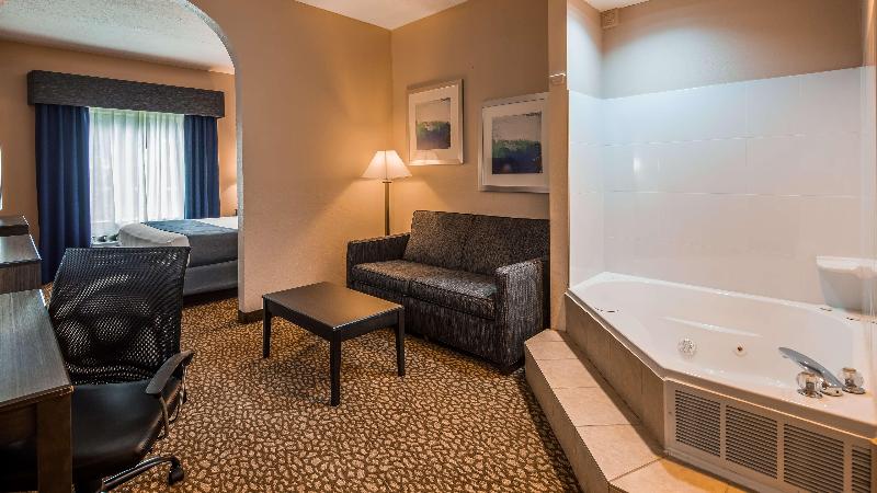 سوئیت با تخت بزرگ, Best Western Plus Bradenton Hotel & Suites