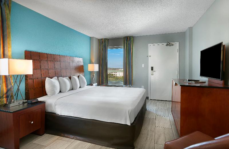 سوئیت با تخت بزرگ, Best Western Plus Bradenton Hotel & Suites