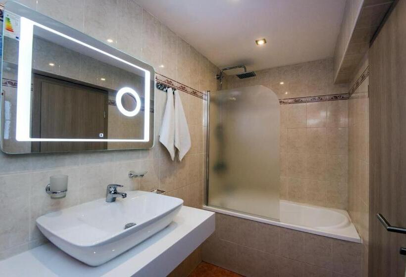 سوئیت با بالکن, Devin Spa