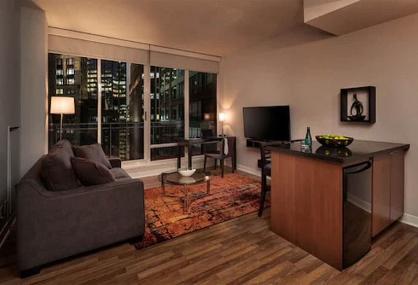 Sviitti, Executive Hotel Cosmopolitan Toronto