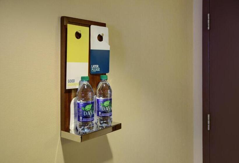 سوئیت با وان آب گرم, Four Points By Sheraton Halifax