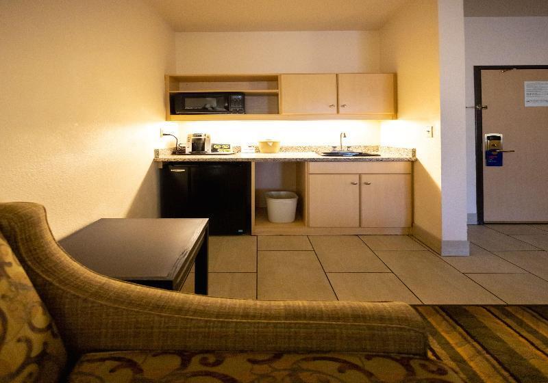 سوئیت با تخت بزرگ, Holiday Inn Express Berkeley, An Ihg