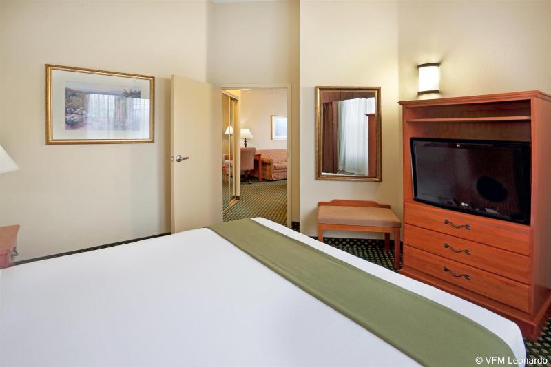 سوئیت با تخت بزرگ, Holiday Inn Express Windsor Sonoma Wine Country, An Ihg