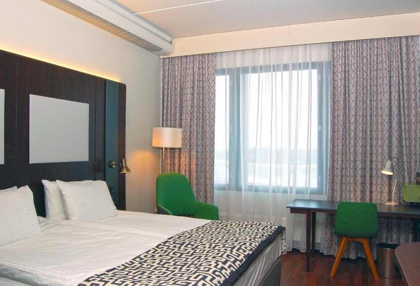 اتاق استاندارد با تخت بزرگ, Holiday Inn Helsinki West   Ruoholahti, An Ihg