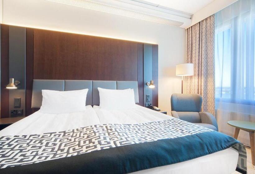 اتاق استاندارد با تخت بزرگ, Holiday Inn Helsinki West   Ruoholahti, An Ihg