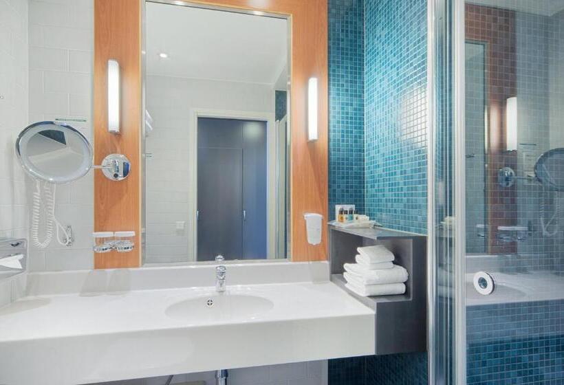 اتاق استاندارد با تخت بزرگ, Holiday Inn Helsinki West   Ruoholahti, An Ihg