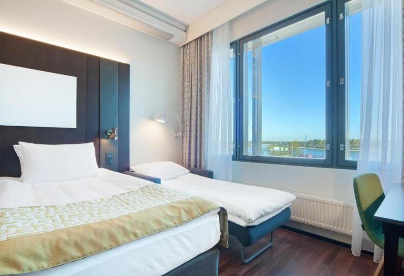 Pokój Standard Łóżko Małżeńskie, Holiday Inn Helsinki West  Ruoholahti