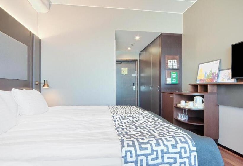 اتاق استاندارد با تخت بزرگ, Holiday Inn Helsinki West   Ruoholahti, An Ihg
