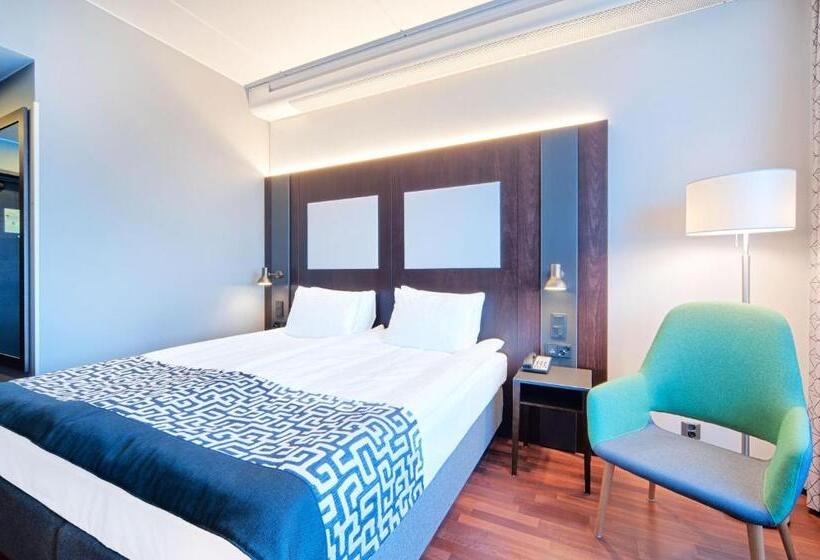 اتاق استاندارد با تخت بزرگ, Holiday Inn Helsinki West   Ruoholahti, An Ihg